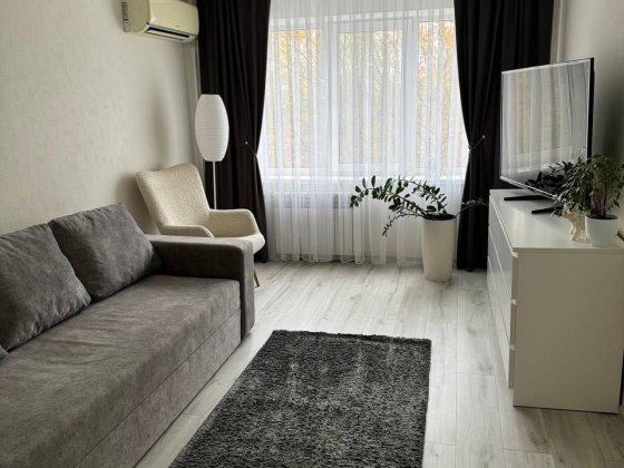 2-кімнатна квартира в цетрі міста Канев