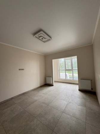 Продаж 1-кімнатної квартири в новобудові з ремонтом - фото 1
