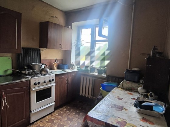 ПРОДАМ 2х кім.кв в самому ЦЕНТРІ на 2гому поверсі Коростень