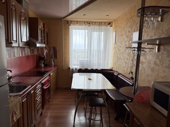 Продам 3-х кімнатну квартиру. Коростень