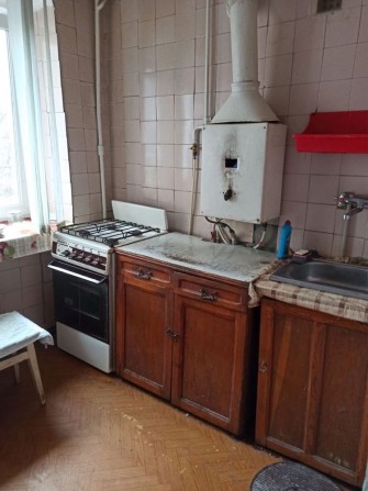 Продам двокімнатну квартиру в центрі - фото 1