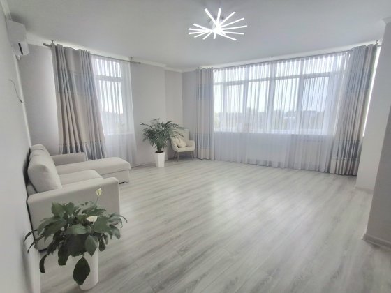 Продам 2к квартиру с ремонтом . Чорноморськ