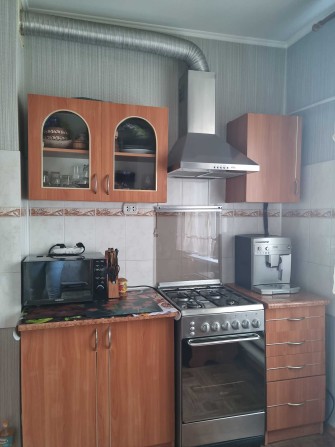 Продам 2-х комнатную квартиру на 4-м микрорайоне - фото 1