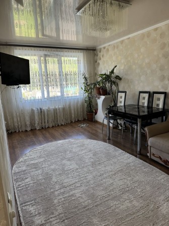 Продам 3 кімнатну квартиру з меблями - фото 1