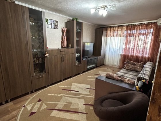 Продам трикімнатну р-н "Літака" Самар