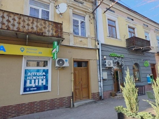 Продається квартира на площі Ринок Самар