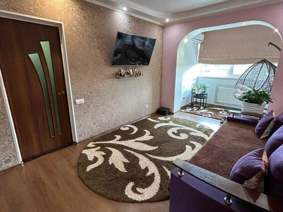 Продам 2-х комн. квартиру. Евроремонт, мебель ,техника. Новотроицкое Самар