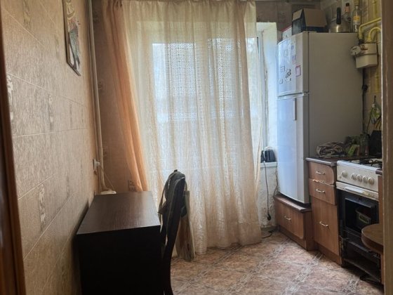 Продам 2х кімнатну чешку.1й поверх.Сільпо Самар