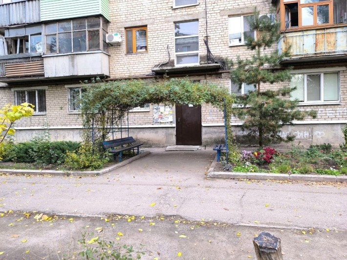 Продам 1 комн.квартиру (в квартире живут люди) - фото 1