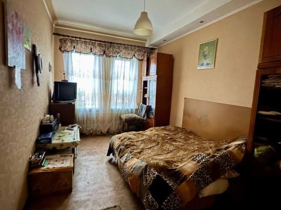 Простора 3-кімнатна квартира в Прилуках р-н Рокитне Прилуки