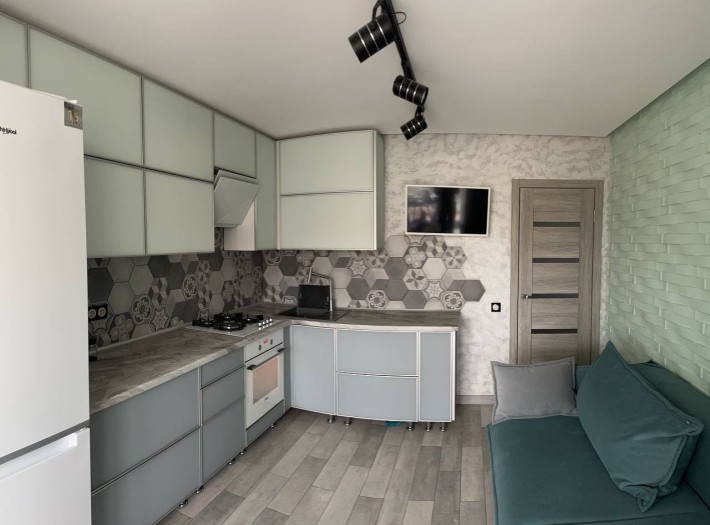 3-кімнатна квартира 75 м² з індивідуальним опаленням, м. Ромни - фото 1