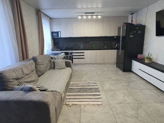 Продам 4-кімнатну квартиру в центрі р-н Трейд парку Самар