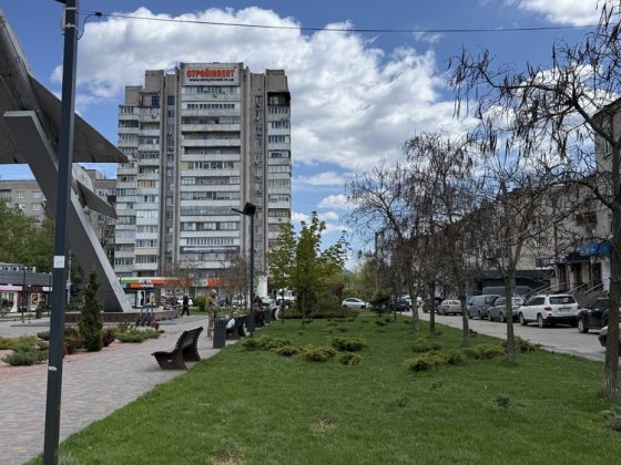 Продам 2-х комнатную квартиру под бизнес Самар