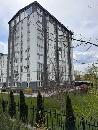 +2-кімнатна квартира з видом на річку в самому центрі! - фото 1