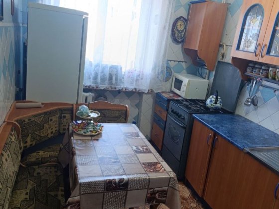 Продається чотирикімнатна квартира Умань