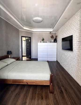 Продаж 1 к квартири з ремонтом та меблями Озерна - фото 1