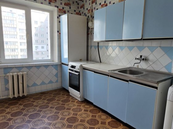 Продаж 3 к.  Виставка  вид на місто Хмельницький