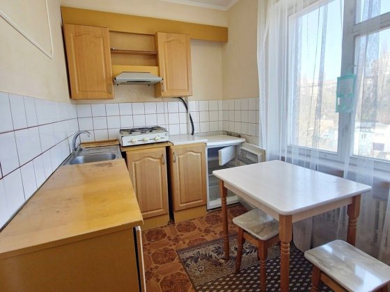 1к Виставка середній поверх. Мінімальне оформ. 43285 Хмельницький