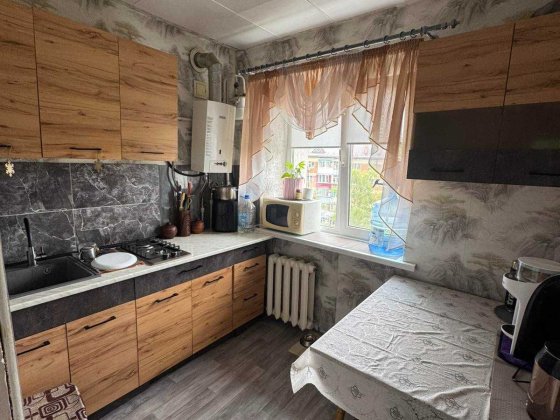 43276 Продаж 3к квартири на Виставці , гарний стан , Програми так Хмельницький
