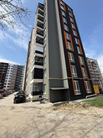 Простора 1к в зданій секції, вікна у двір 43436 - фото 1