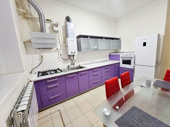 Продам 2 к кв вул. Соц містечко 1/2- пов 59м2. Продаж за готівку! Борисполь