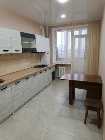Продаж квартири 49 м2 з ремонтом та меблями - фото 1
