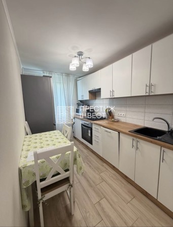 Продаж 3-кімнатної квартири в спальному районі міста - фото 1