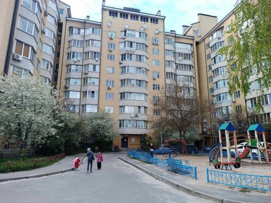 Продам 2-кімнатну квартиру в м.Вишневе Вишневое