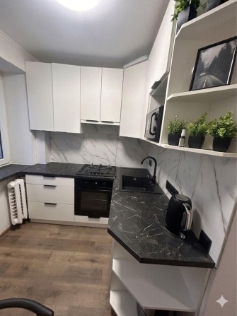 Продам 3-к. квартиру в центрі Броварів, вул. Героїв України - фото 1