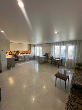 Продажа / Квартира / бульв. Независимости, Бровары / Солнечные панели - фото 1