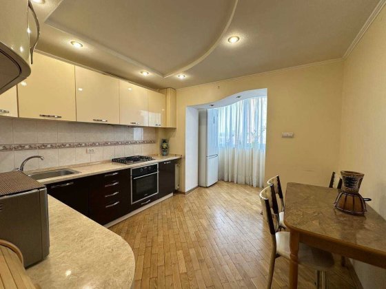 Продаж 3 кімн Харківська 44(Декабристів) /ЦЕНТР/ Бровары