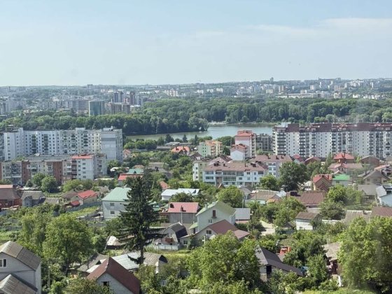 Терміново! Простора 2к середній поверх, гарний краєвид. Торг! 43937 Хмельницький