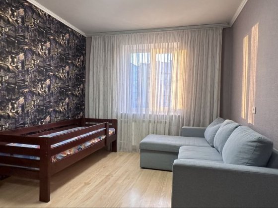 Продаж 3к  мікрорайон озерна Хмельницький