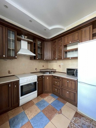 Продається велика та світла 2-кімнатна квартира по вул. Гаркуші, 36 (новобудова 2005 року). - фото 1