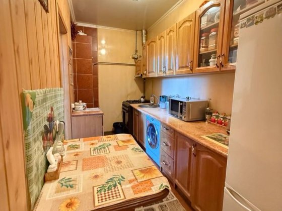Продам 2к квартиру . Хороший житловий стан . Без комісії для покупця Хмельницький
