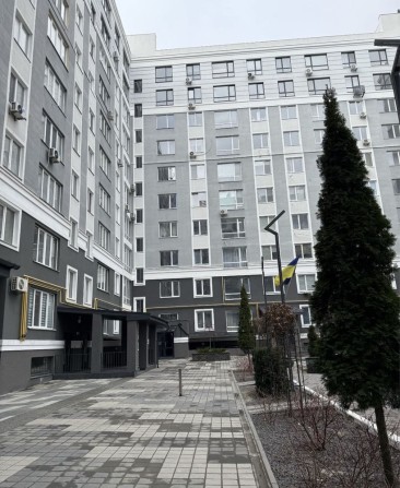 Однокімнатна з частковим ремонтом мінімальне оформлення - фото 1