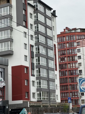 Трикімнатна квартира поруч Велесу - фото 1