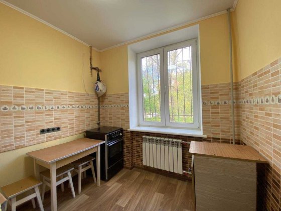 Продаётся трёхкомнатная сталинка по проспекту Почтовый Кривий Ріг