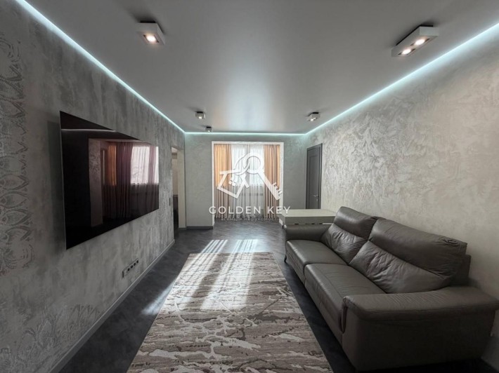 Продаж ексклюзивної 3-кімнатної квартири - фото 1