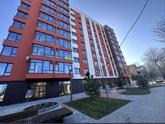 1 кімнатна готова до ремонту здана квартира під ремонт у центрі  біля парку Івано-Франківськ