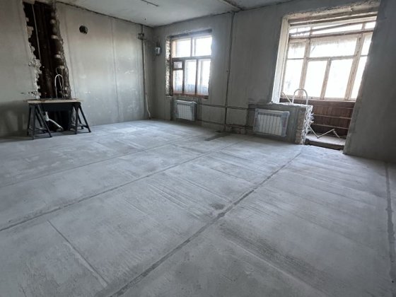 Продам однокомнатную квартиру СТАЛИНКА  на Пионере Кривий Ріг