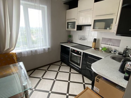 Продам 3х- ком .квартиру 17 кварт.Интернат . Кривой Рог