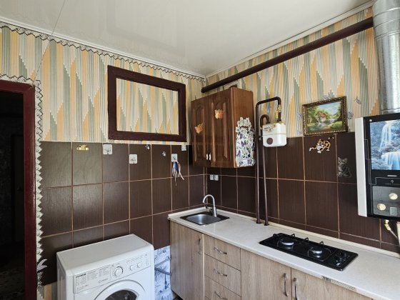 Продам 1но кімнатну квартиру Металургійний район (Червона) Кривой Рог