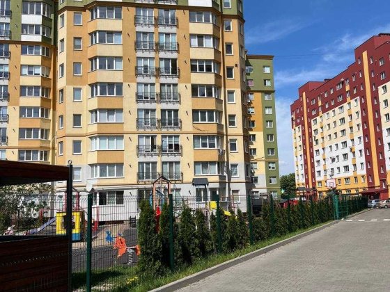 Продаж 1 км в Тріумф Луцк