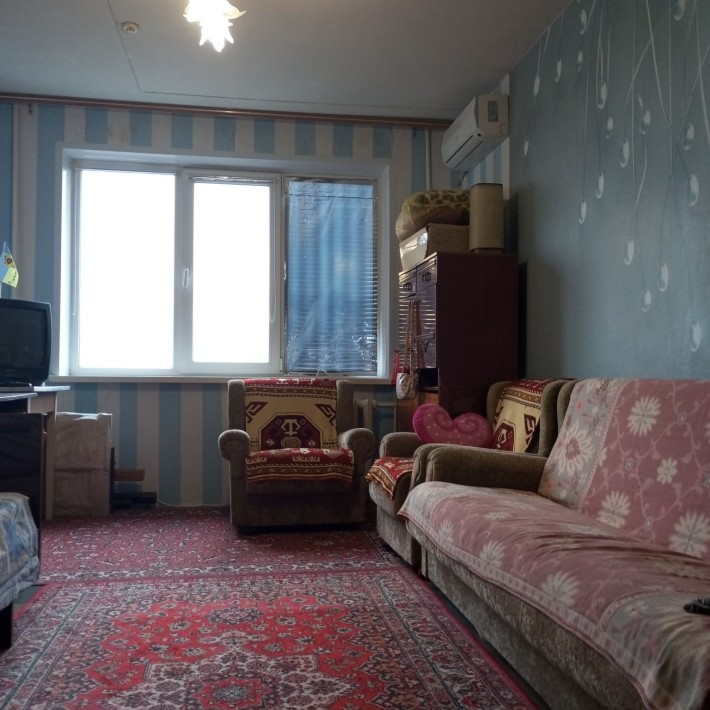 Продам велику кімнату на 8 поверсі м-н Даманський - фото 1