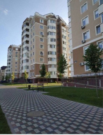 1к з ремонтом. Буча. Залишається все! - фото 1