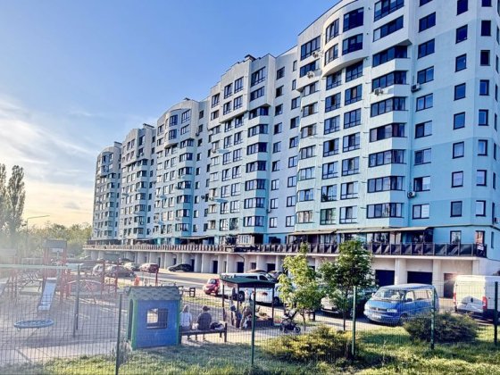 Продаж 1 кім квартири в ЖК Над Рікою , центр міста Луцк