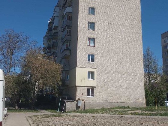 Можна під ваучер. Продам 4-кімнатну квартиру р-н ДПЗ Луцк