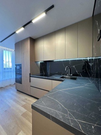 Продаж 1-кім квартири в центрі міста - фото 1