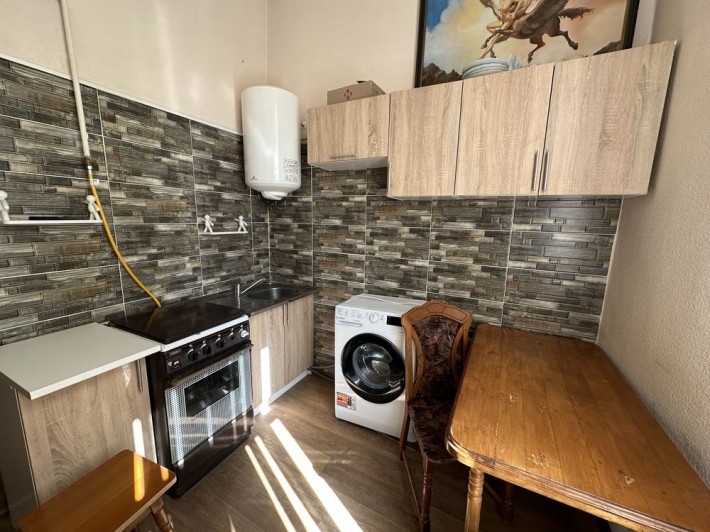 Продам в центрі 1 кімнатну квартиру вул. Коновальця - фото 1